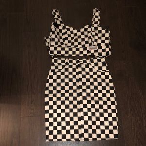 Two Piece Vintage 80’s Skirt and Top⚫️⚪️